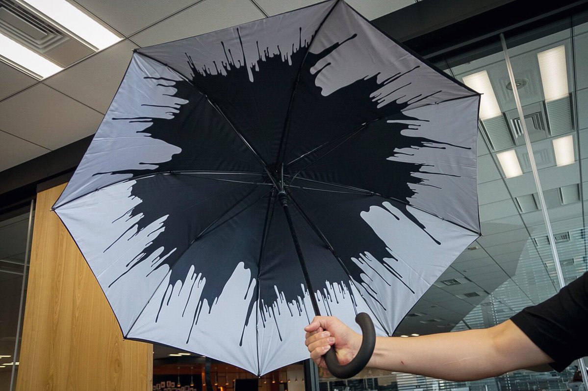 Death Stranding umbrella sample has arrived.👍🌈🦀🐟🐬🐋☔️☔️☔️