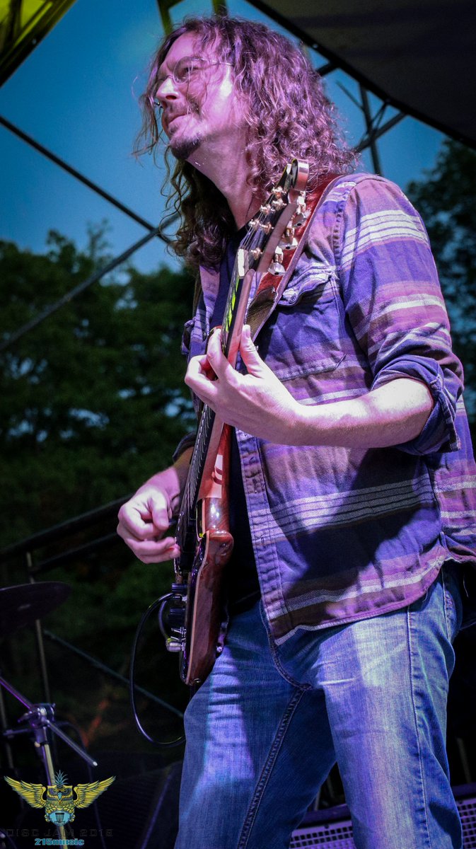 215Music tweet media