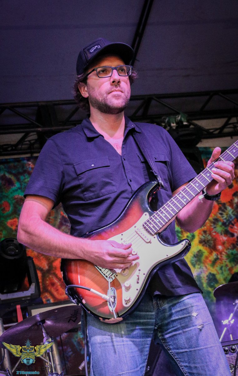 215Music tweet media