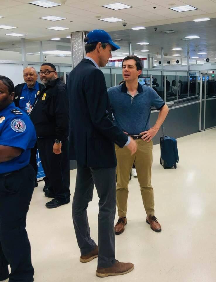 NJ4Pete's tweet photo. I've really loved seeing the positive, supportive interactions between candidates, spouses, & campaigns this primary season. Supporters of any candidate can like that. A hopefully ongoing thread.
@PeteButtieg @SenGillibrand @BetoORourke @amyklobuchar
#PrimaryPals https://t.co/fm9L6cEnte