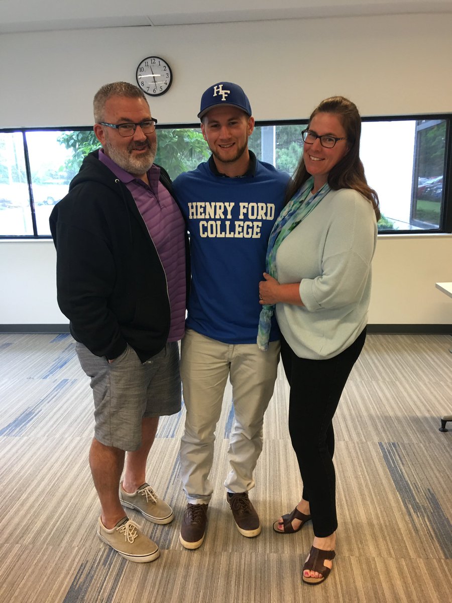 WindsorSelects's tweet photo. Congrats to #Selects C/3B Josh Lalonde  (@jjlalonde14 ) who committed today to play baseball at @hfcbaseball this fall. A great teammate who works his tail off. Congrats Josh. Now the real work begins. #WhoIsNext https://t.co/qs6bh18s5l