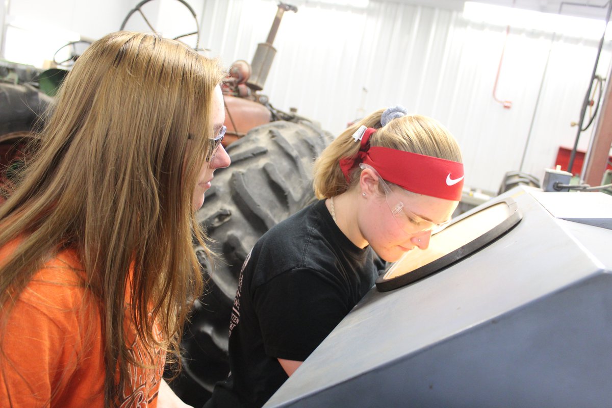 NevadaFFA's tweet photo. Karissa & Ashlyn worked over three hours today on their tractor project ! #schoolisnotout #summerschool @IowaStateFair #nevadacubpride https://t.co/ZZblbDOp7N