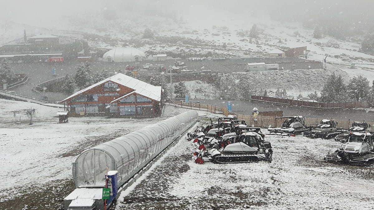 nwpowderdays's tweet image. #PowderAlert
Estem buscant l'endoll per posar en marxa els remuntadors... Ens ajudeu? 🤘😂⛷🏂

📍Grau Roig