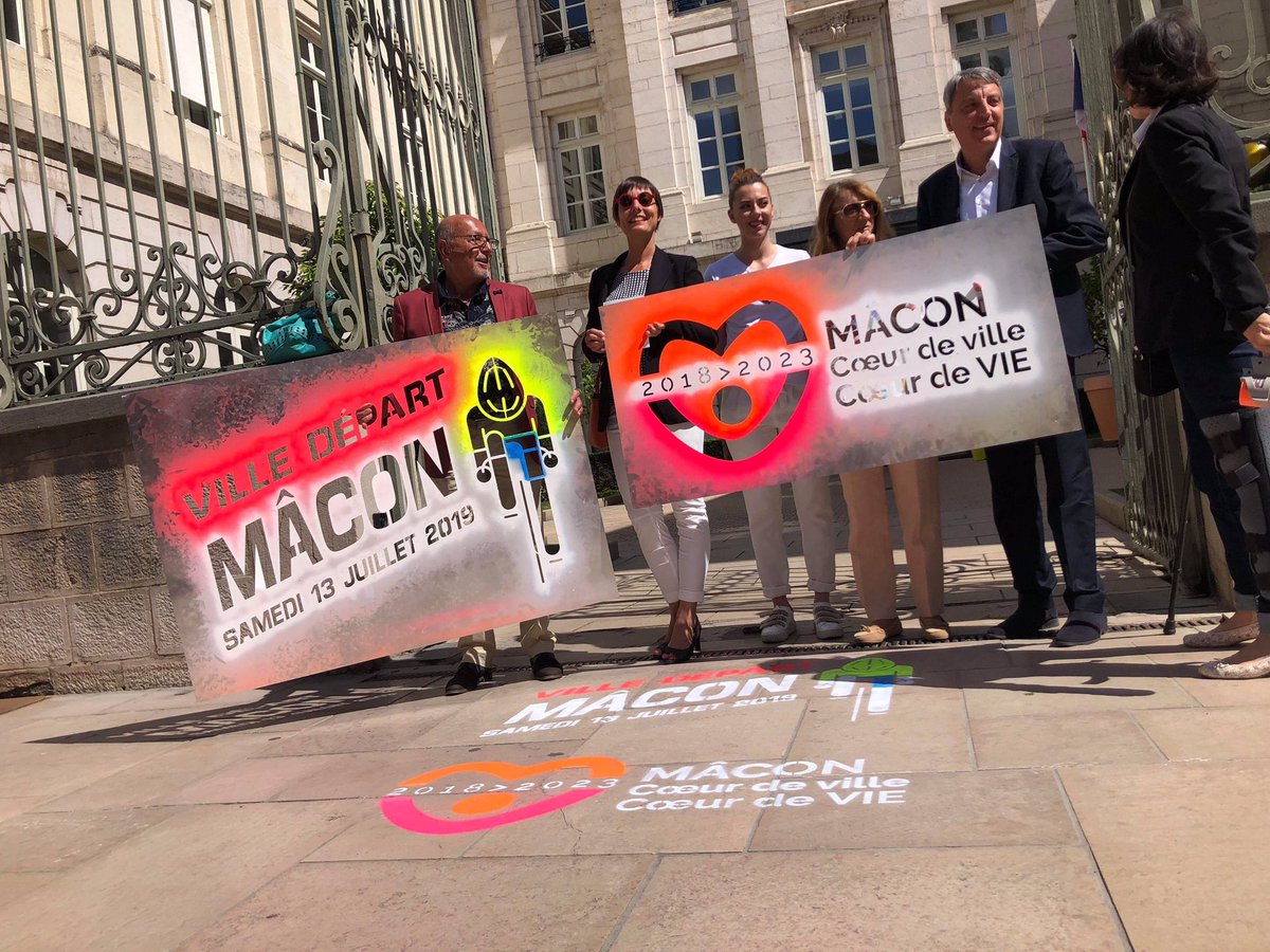 cleancomconseil's tweet photo. La @VilleDeMacon s’affiche en couleur pour le @LeTour de France 2019!
#cleancom #cleantag #macon #tourdefrance #peinturebio #communication #streetmarketing #colorfull #marquageausol https://t.co/XTZPrk9vvI