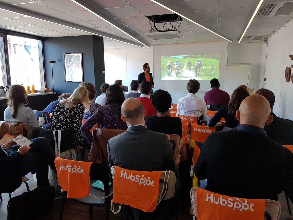 HubSpotFrance's tweet photo. En direct de café #inbound à Paris ! Un événement organisé par #HubSpot pour aider les commerciaux et professionnels de la #vente à devenir des leaders dans leur domaine. Partage de conseils, tactiques et stratégies pour améliorer votre processus de vente avec @YvesBrg @Yann_Glx https://t.co/rHgo3Qjn4w