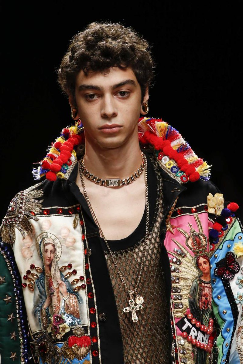 BSpinozzi's tweet photo. ♥️D&G♥️ Very glam!
#DGDNA #DGSS19 #mfwSS19 #DGBijoux #DGSneakers #DGDevotionBag #DGGirlSS19 #DGWomenSS19 #DGStyle #DolceGabbana @dolcegabbana #DolceGabbanaCommunity #DomenicoDolce #StefanoGabbana #lamodaèbellezza #lamoreèbellezza
https://t.co/BAFPs3V1X5
https://t.co/WORQN69bwH https://t.co/YaR9PwxnzC