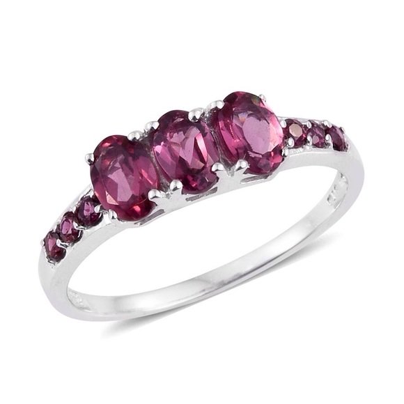 MaryStefanik's tweet photo. So good I had to share! Check out all the items I'm loving on @Poshmarkapp from @violetsjewelry #poshmark #fashion #style #shopmycloset #mineclosed: https://t.co/cyV9RIOB3T https://t.co/wWqckT4457