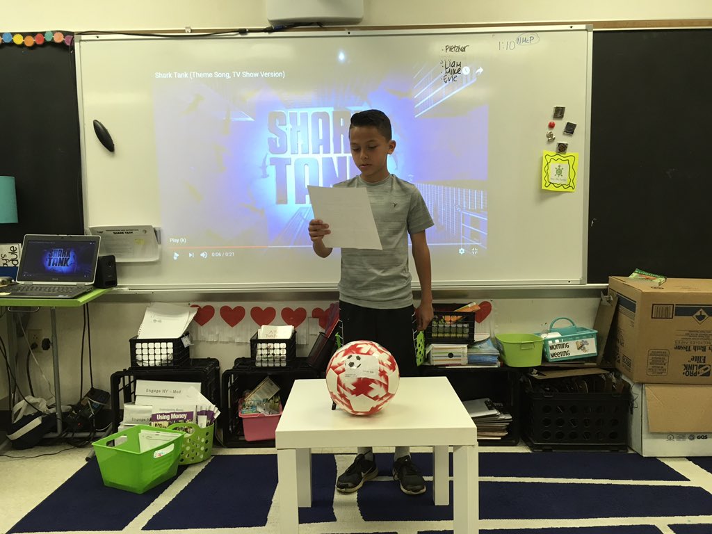 Laura Kaufer tweet media