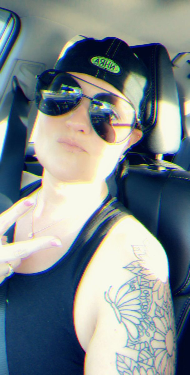 cvessey09's tweet photo. Hitting the gym, love my workout buddies. #theykeepmegoing #fitfam #plussizefitness #pilatesbody #funtimes #lovewhatyoudo #strong #gymfit #lovewhatyoudo #smile ##nhradragracing #love #cantstop #dontgiveup #goals #life https://t.co/Lu3ZL9AlXb