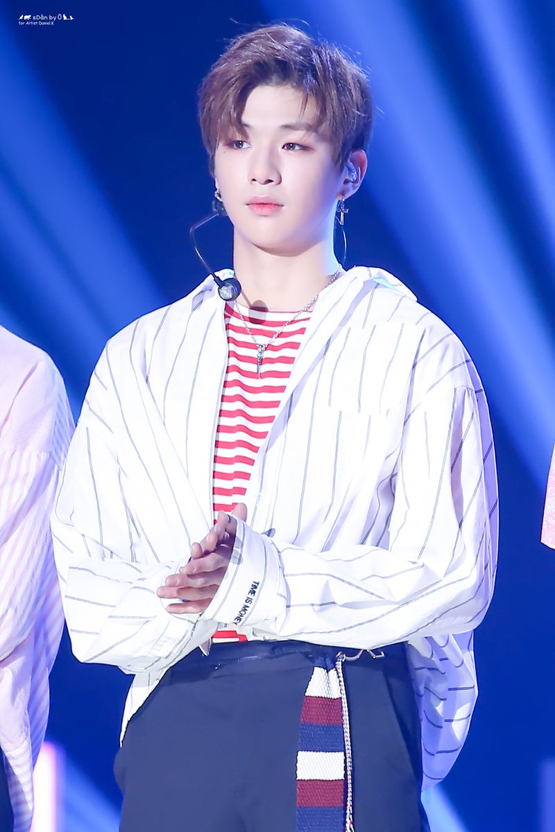 sDanByU's tweet photo. 170920 소리바다

King is back 😉

#강다니엘 #KangDaniel https://t.co/Mfrhy8xA9V