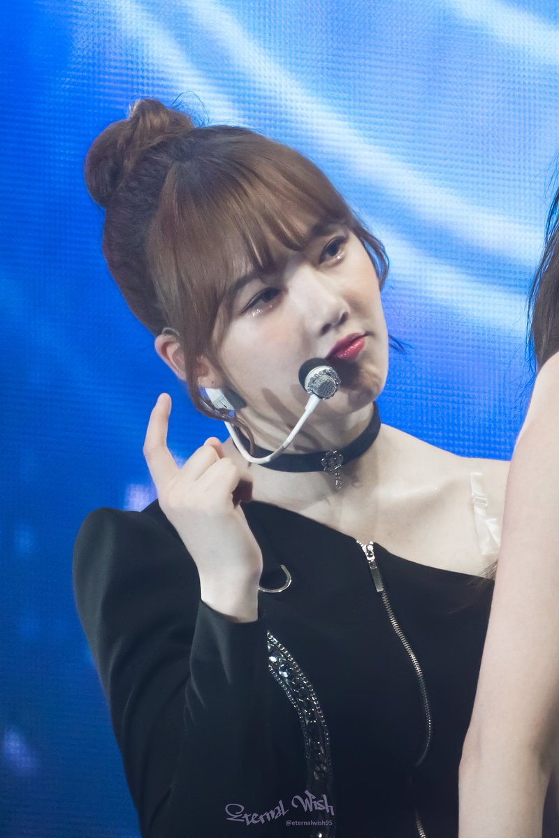 EternalWish95's tweet photo. 해볼까
190518 #Go_Go_GFRIEND #GGG #여자친구 #GFRIEND #예린 #Yerin #옌니 https://t.co/fRAUGDXrsu