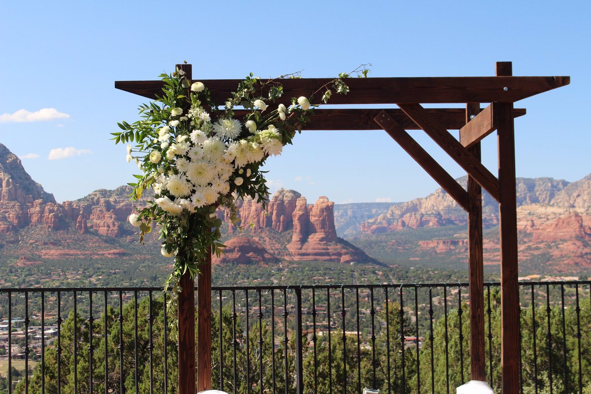 We love flowers. #sedonawedding