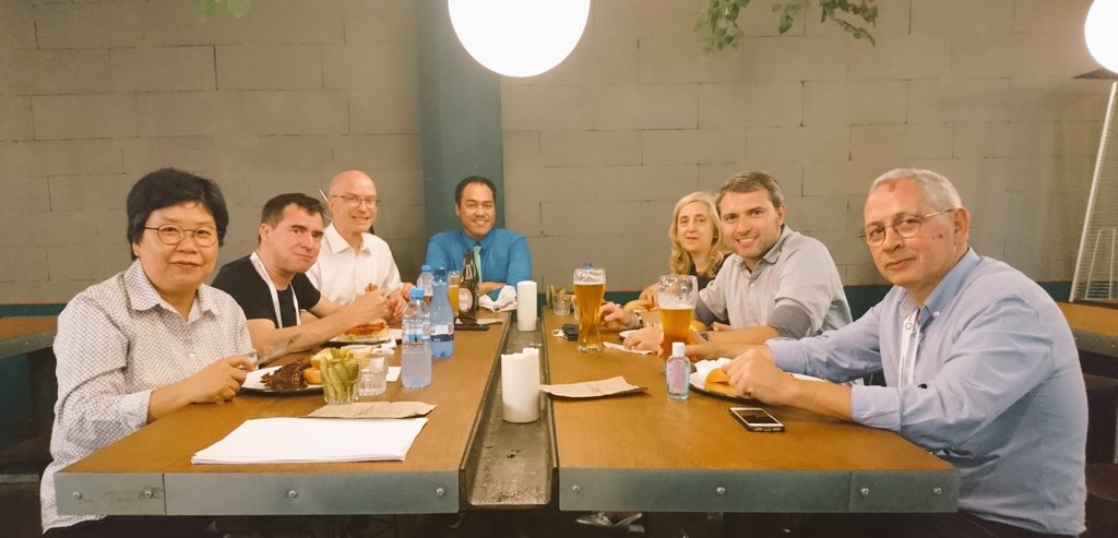 ChemMedChem's tweet photo. Lovely dinner yesterday w/ #EFMC_ACSMEDI2019 speakers, organizers &amp; CMC board members: Christina Chai, @OvaaHuib, @YvesAuberson, @mlbolognesi, @alessiociulli &amp; @RuiMoreira_UL. Nice chat about journals, conferences &amp; research over some Polish craft beer &amp; BBQ! #EFMC_ACSMEDI2019 https://t.co/HKme9zcxQC