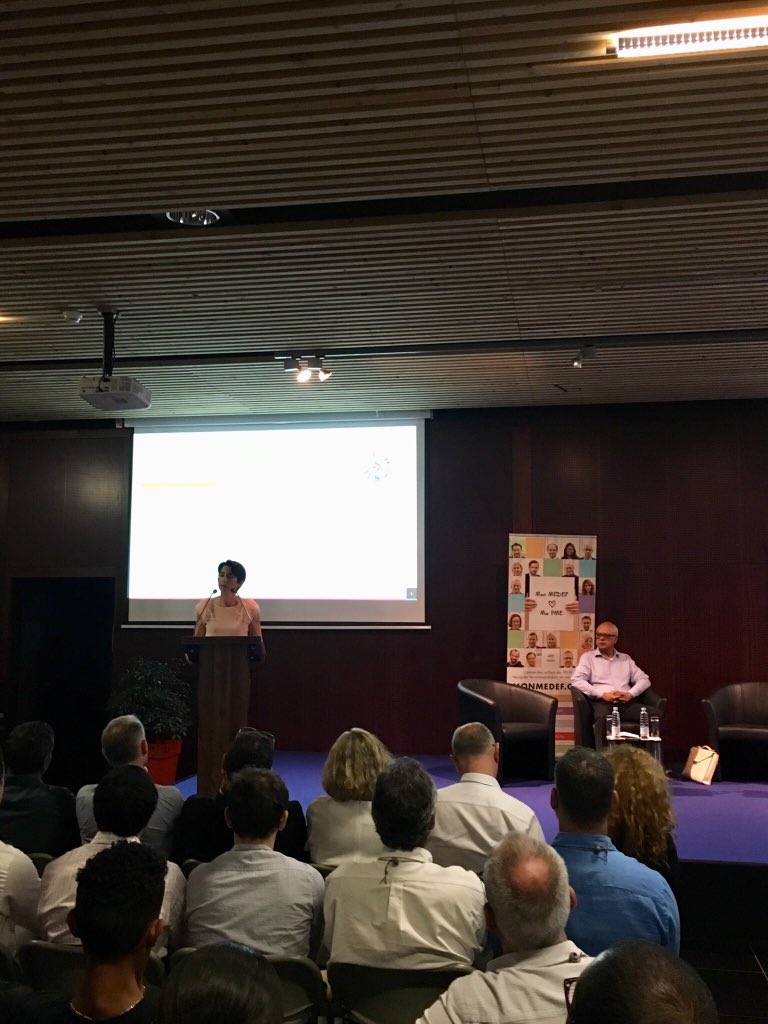 MEDEFReunion's tweet photo. Lancement du contrat #GADIAMB en présence de Louis Bertrand, Conseiller régional
Isabelle REBATTU, sous-préfète chargée de mission cohésion sociale et jeunesse et @dfauchard : Ensemble donnons une chance à nos #jeunes ! https://t.co/7EMhxeO7C7
