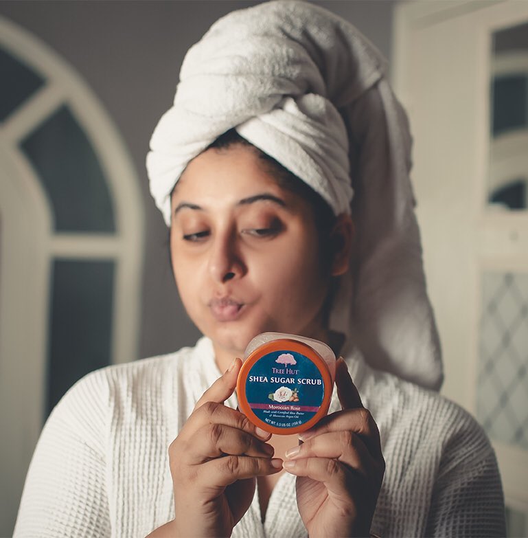 Rudrita's tweet photo. In love with how amazing these #treehut products make my skin feel.
Get your summer skin essentials sorted with America's No.1 Shea sugar scrubs from Tree hut with real sugar and Organic Shea Butter extracts.
Now available on @myntra, @mynykaa and @Treehutindia
#beautyblogger https://t.co/WR4czYU5lq
