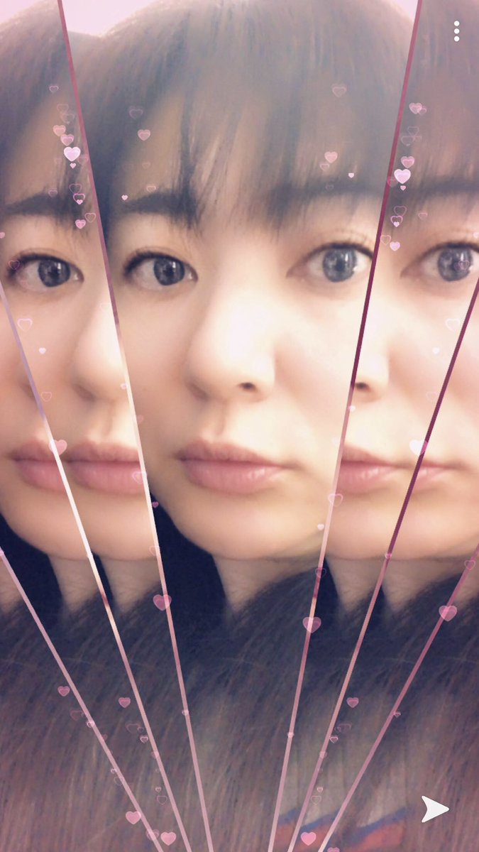 悠妃りゅう S M 発売中 A Twitter いやいやいや 加工で陶器肌になってるんですよ 生はソバカス くすみ ほうれい線酷いですw