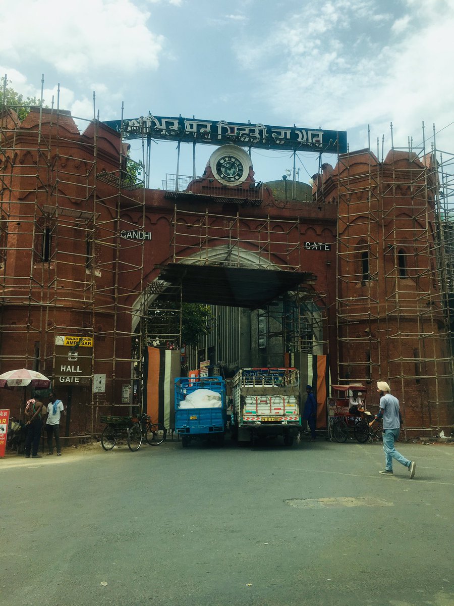 Ambarseriya's tweet photo. #Amritsar sifti da ghar . The famous #HallGate or Hall Bazar as it is called under renovation. https://t.co/KoUdeppy5w