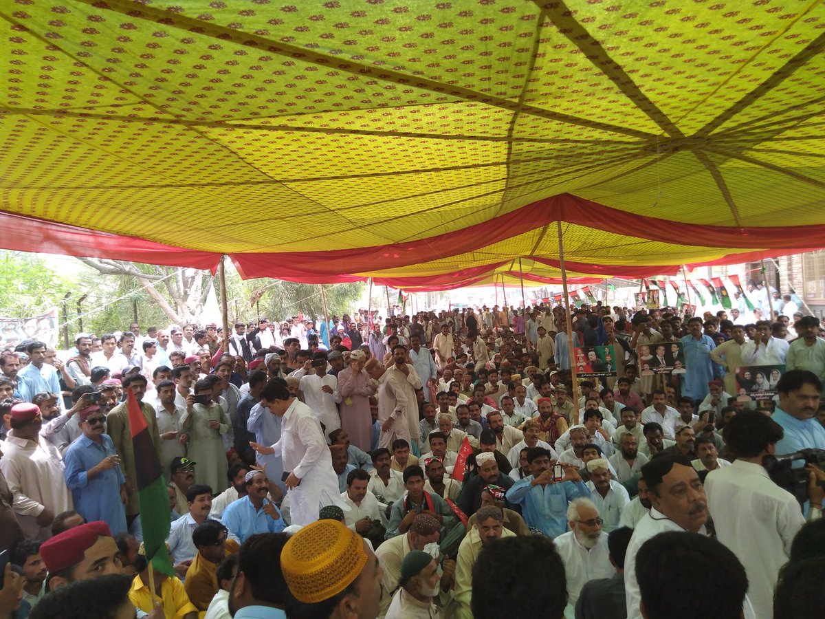 WaseemRJ42's tweet photo. Protest by PPP District Shaheed Benazirabad against fake cases by NAB on PPP Innocent Leaders  at Press Club Nawabshah.
#WeStandWithAsifAliZardari

@BBhuttoZardari @Mpafaryaltalpur @AseefaBZ @BakhtawarBZ @SoomroJameel @ZiaLanjar @Majid_Agha https://t.co/Q5mSc7ApO8