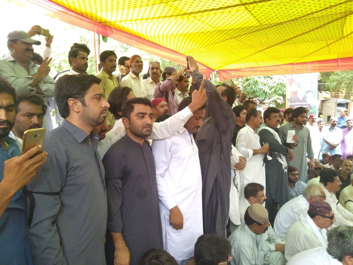 WaseemRJ42's tweet photo. Protest by PPP District Shaheed Benazirabad against fake cases by NAB on PPP Innocent Leaders  at Press Club Nawabshah.
#WeStandWithAsifAliZardari

@BBhuttoZardari @Mpafaryaltalpur @AseefaBZ @BakhtawarBZ @SoomroJameel @ZiaLanjar @Majid_Agha https://t.co/Q5mSc7ApO8