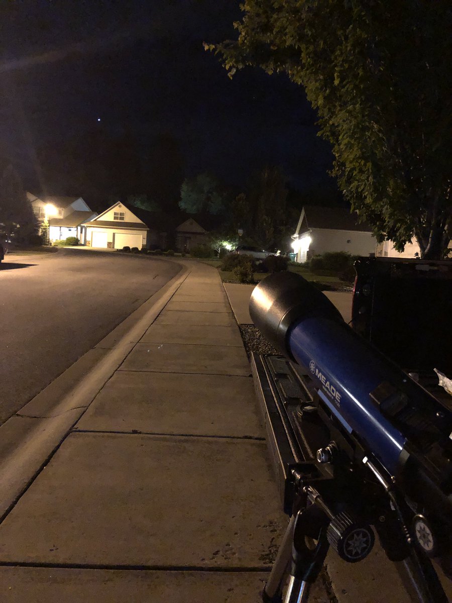 TheHollyJones's tweet photo. Clouds moved in while I was trying to get a good photo, but there are a few fuzzy ones of #Jupiter & a couple of its moons. #ItsNotAMoon #ItsASpaceStation https://t.co/Po5L1koBTo
