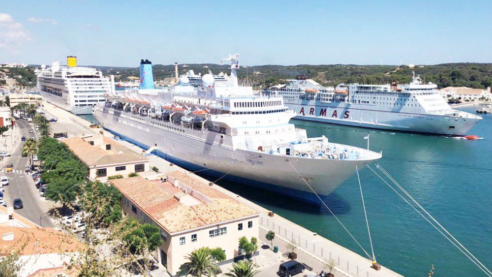 Los cruceros “traen” a Maó 456 kilos de óxido de azufre y 174 kilos de partículas en el aire menorcaaldia.com/2019/06/11/los…
