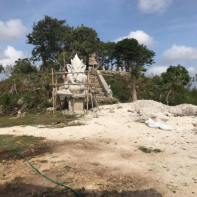 YvesStraten's tweet photo. Ganesh in progress... #passionpassport #travel #traveler #travelphotography #adventure #adventurer #voyage #voyager #statue #ganesh #hindu #hinduism #on #progress #underconstruction #wow https://t.co/ucjTqUqXSZ https://t.co/L4Q24S6nFW