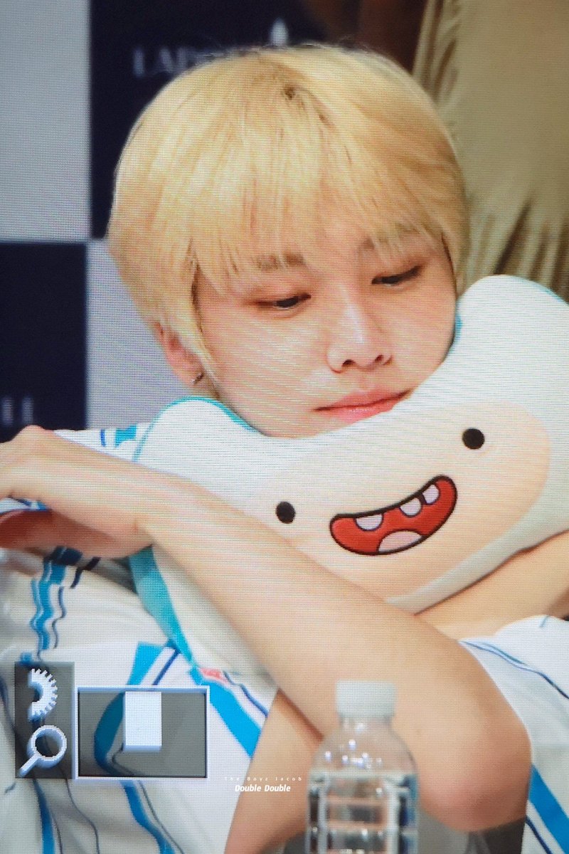 190611 라포티셀 팬싸
😴
#제이콥 #Jacob #배준영 #더보이즈 #THEBOYZ