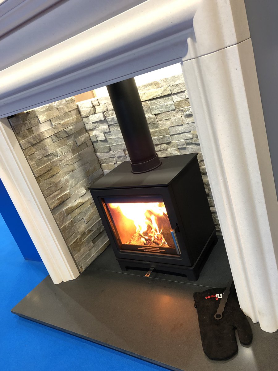 MIFlues_Jason's tweet image. Last chance to see us and grab a bargain today.  If you missed us or run out of time, contact me here or your sales rep #hearthandhome2019 #miflues #mifires #mipizza #mioutdoor #miflex #twpro #vitsmooth #jydepejsen #aduro @MIFlues_Liners