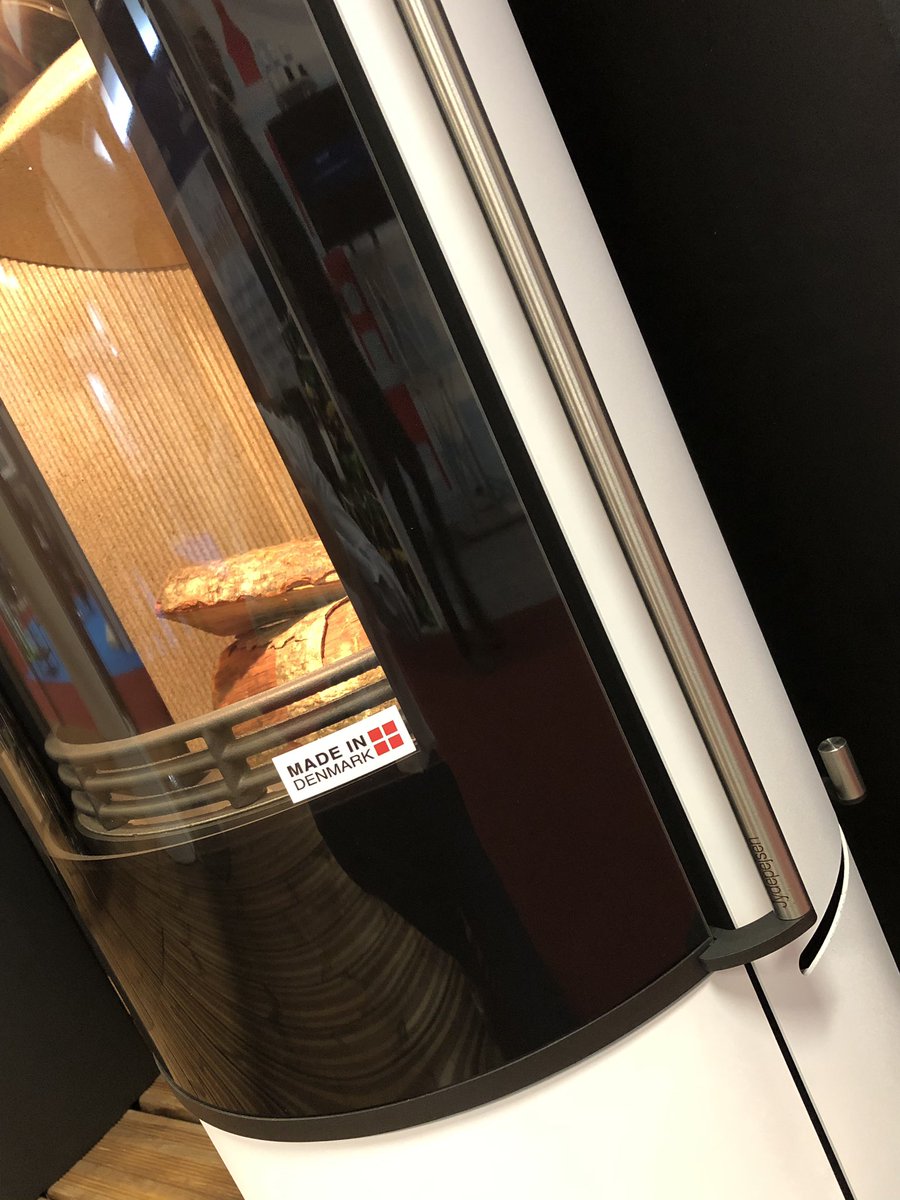 MIFlues_Jason's tweet image. Last chance to see us and grab a bargain today.  If you missed us or run out of time, contact me here or your sales rep #hearthandhome2019 #miflues #mifires #mipizza #mioutdoor #miflex #twpro #vitsmooth #jydepejsen #aduro @MIFlues_Liners