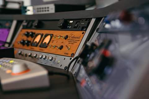 mrkaplan8888's tweet photo. Ready for soundcheck? Our state-of-the-art equipment will make producing on the road as easy as one, two, three. 🎙
@Studio699 #fcgrecords #fcgrecordsAfrica @JohnSSmileySr https://t.co/bvJ4KnyFGB