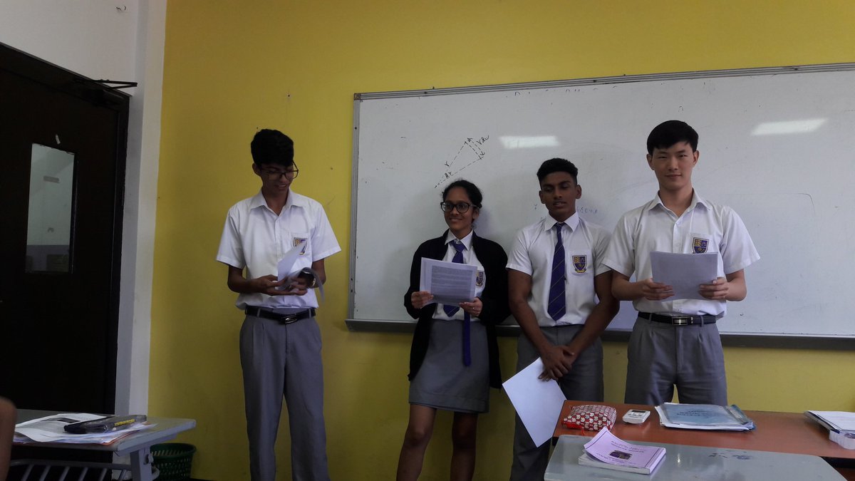 BSC_SSCommerce's tweet photo. Y12 Economists doing a presentation on 'the tech giants and their monopoly power'#monooly https://t.co/q9Vujpppfv