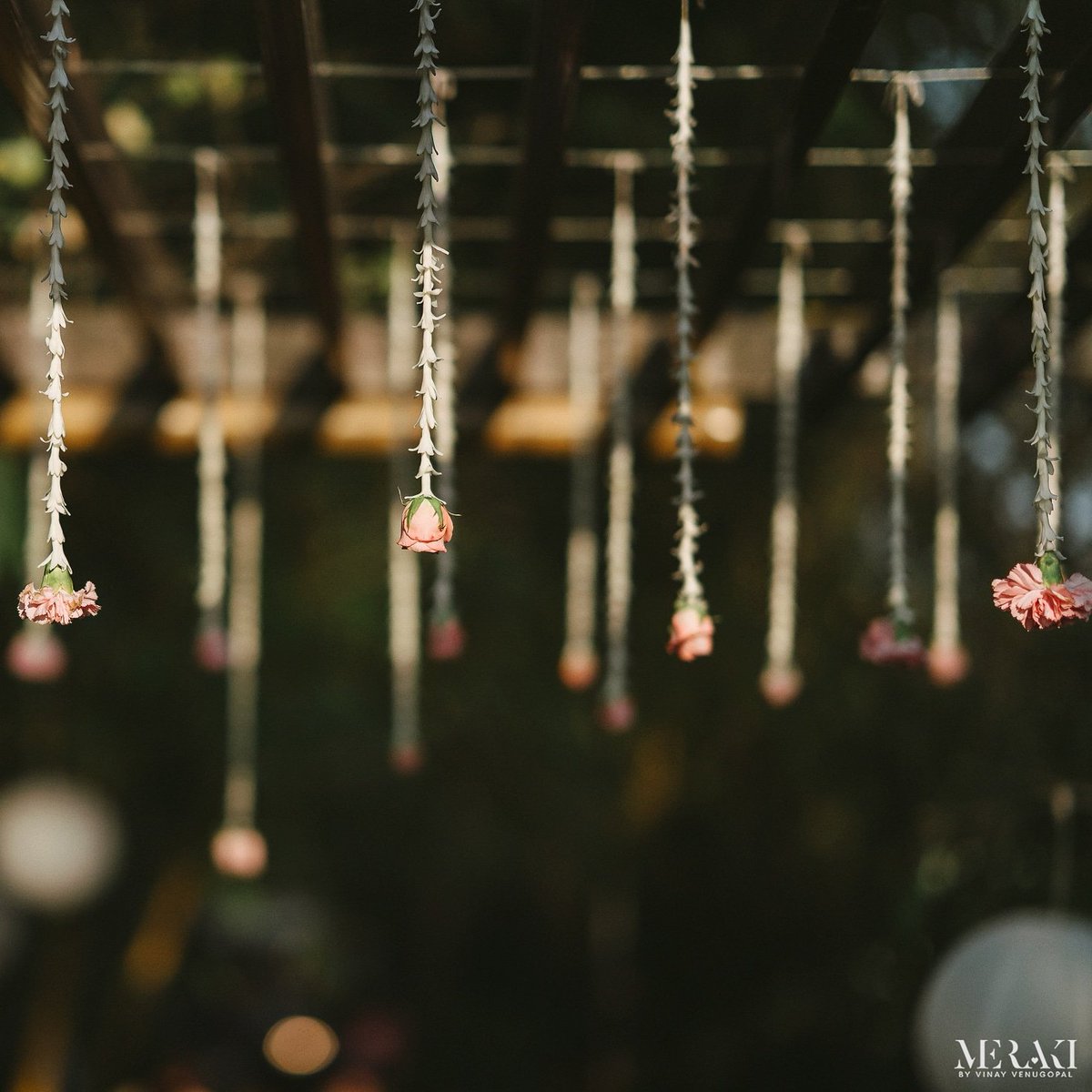 bugs_designbug's tweet image. There’s something magical about this gorgeous rustic pathway. The structural canopy of Rajnigandha floral hangings with pink carnations dropping set the right feel for a gorgeous wonderland. 
#weddingdecor #weddingplanning #weddingplanner #entrancedecor #floraldecor #rusticdecor