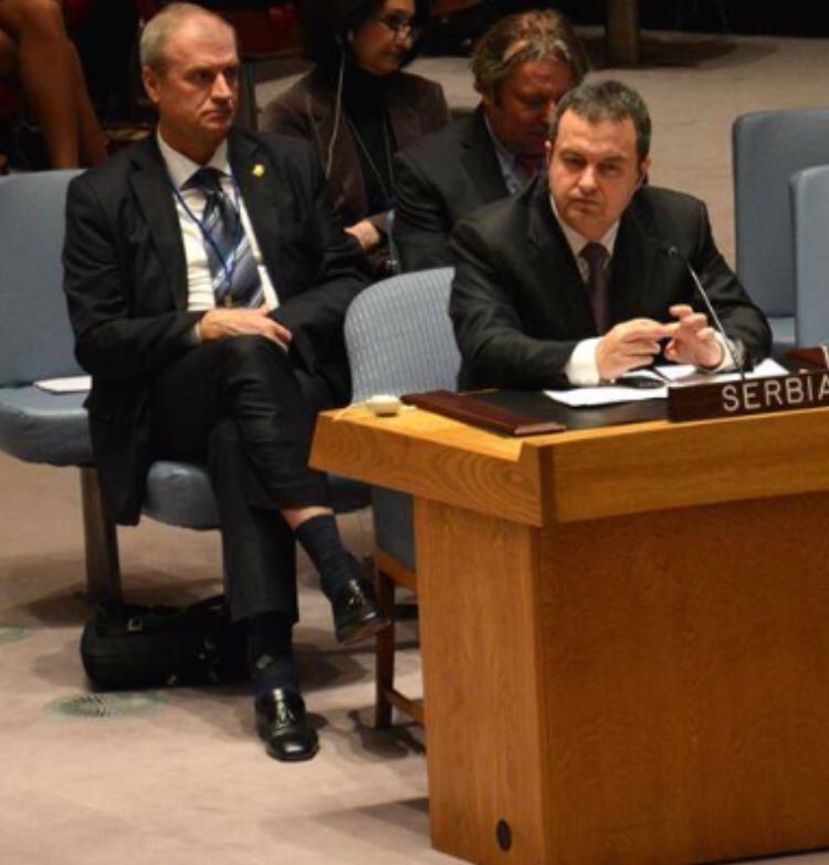 FatosBerisha's tweet photo. Kosovo delegation vs Serbia delegation at UN.
Pictures are worth a thousand words :)
#YoungvsOld #BeautifulvsUgly #SmartvsDumb https://t.co/uUEGjTr4NQ
