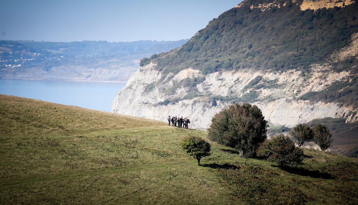jurassicguides's tweet image. Tomorrow I head out on to the Jurassic Coast to run a corporate walking event for 26 Executives from around the world. The weather is changeable but it&apos;s looking like we&apos;ll have a good morning&apos;s walk! 
📸@DavidLewisPhot1  #professionalguides #jurassiccoast
