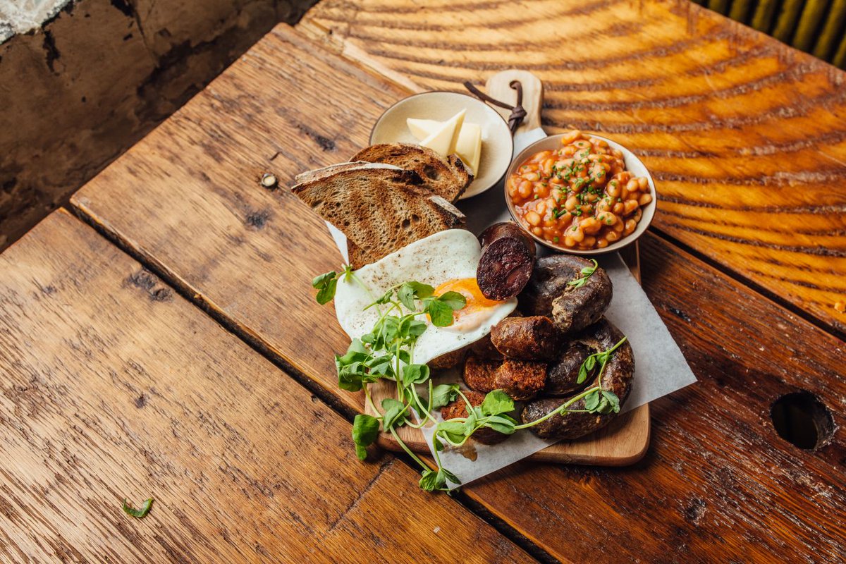 Weekend plans? Our new brunch menu is ready and waiting for you. Get booked in for Saturday or Sunday🍳 who are you brunching with?

ochojq.com/our-menu