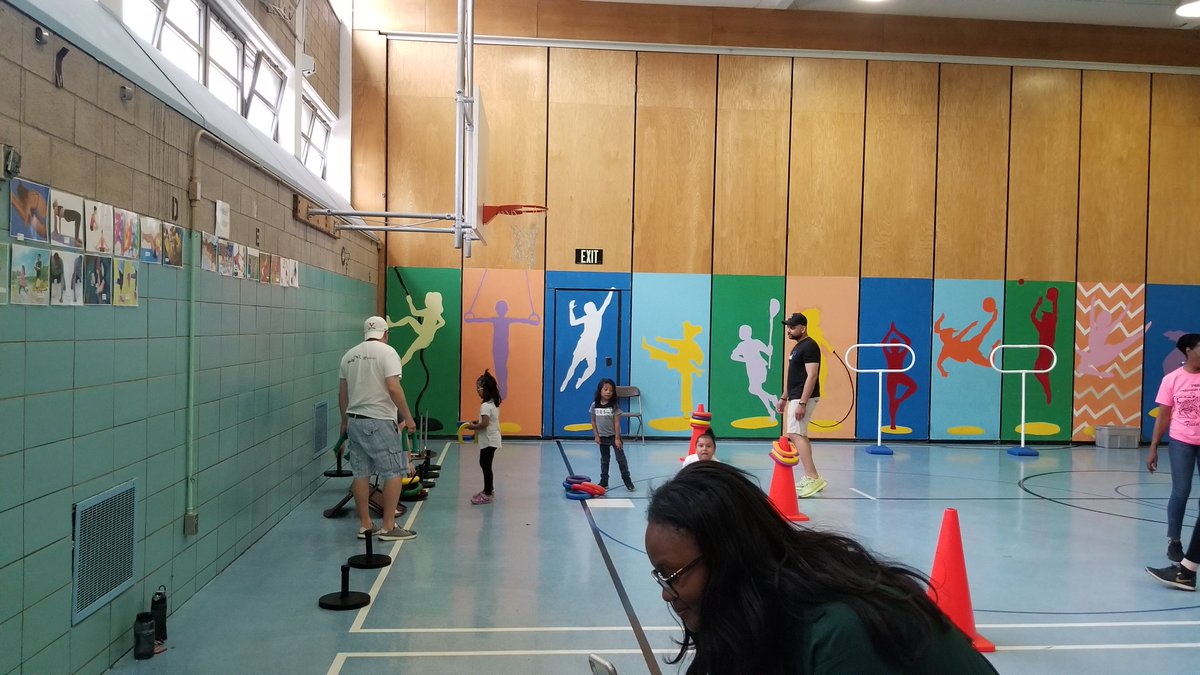 Tinuiti's tweet photo. This past Friday, @Microsoft, and @Tinuiti teamed up with @ChangeForKids to help P.S. 081 Thaddeus Stevens Elementary on their annual Field Day! Check out some pictures of the day. #ChangeforKids https://t.co/VGUwDQI1iJ