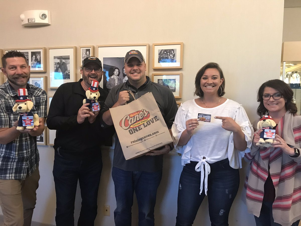 BigDaveB105's tweet photo. It’s #OnePetOneVet right now on @B105! Thanks to @RaisingCanesOH for the $2500 donation! Donate a min. of $25 now for a chance to see & meet @kanebrown plus a $100 Raising Cane’s gift card! Incentive ends at 10am this morning. Click this link to donate now https://t.co/hqwX6j0xr9 https://t.co/tBmW3DnkxD