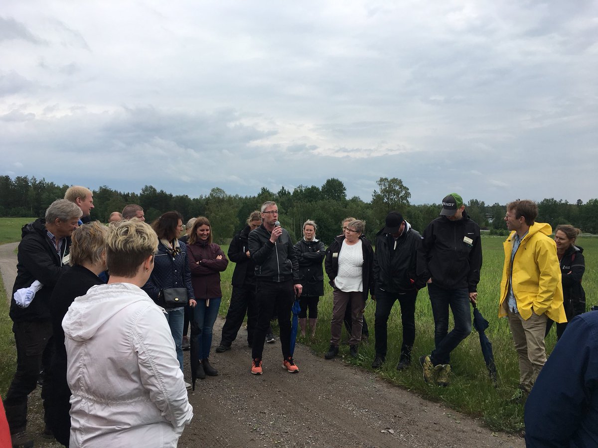 Diskussion kring tätortsnära jordbruk och hur vi bäst bygger i en kommun för att tillvarata olika intressen utan att skada vår jordbruksmark och i förlängningen vår livsmedelsförsörjning. #bushresa
