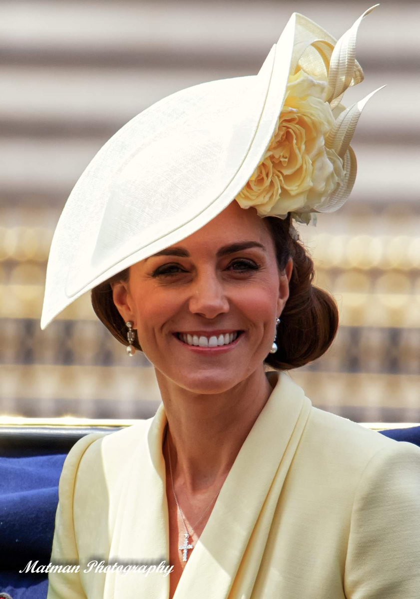 matthayward8's tweet photo. Princess Kate looking at beautiful as always . Prince William is a lucky chap. @RoyalFamily @hrh @BuckinghamofUK @KensingtonRoyal @Trooping https://t.co/qk2RTC5l6H