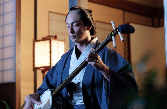 巾着袋 今日のお三味線弾く新次郎さん 若い頃と弾く姿勢がぜんっぜん違うのよね 弾くスピードも少しゆっくりにしたそうです 玉木宏 あさが来た 巾着袋 今日のお三味線弾く新次郎さん 若い頃と弾く姿勢がぜんっぜん違うのよね 弾くスピードも少しゆっくりにしたそうです 玉木宏 あさが来た