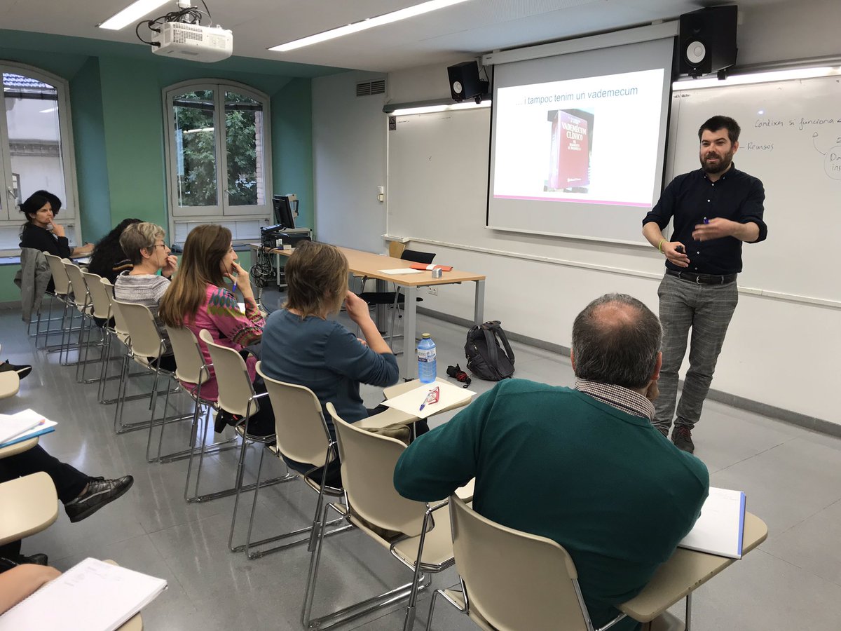 educadiba's tweet photo. “Quantes més dades no sempre és millor”. Avui, 4a sessió i última del curs “Elaboració de projectes d’@educacio360 a la @diba sobre indicadors i avaluació amb @JoanCuevas Hi han participats 33 alumnes de 23 ajuntaments @planajordi @CarlesBarba @annaolival @QuimBrugue @nuriadunyo https://t.co/VhVpCCruMh