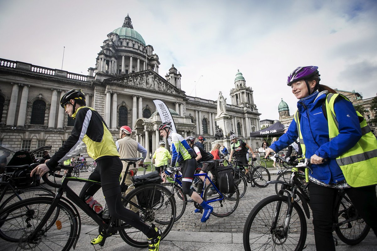 belfastcc's tweet image. Lots of cyclists due at City Hall this Friday for #BikeWeek2019 - there&apos;s a free breakfast following a #ROB7 cycle from Queen&apos;s University &amp;amp; Tour De Lunchtime, leaving CIty Hall at 12.30pm for a cycle through east Belfast &amp;amp; back again. No registration needed - just turn up!