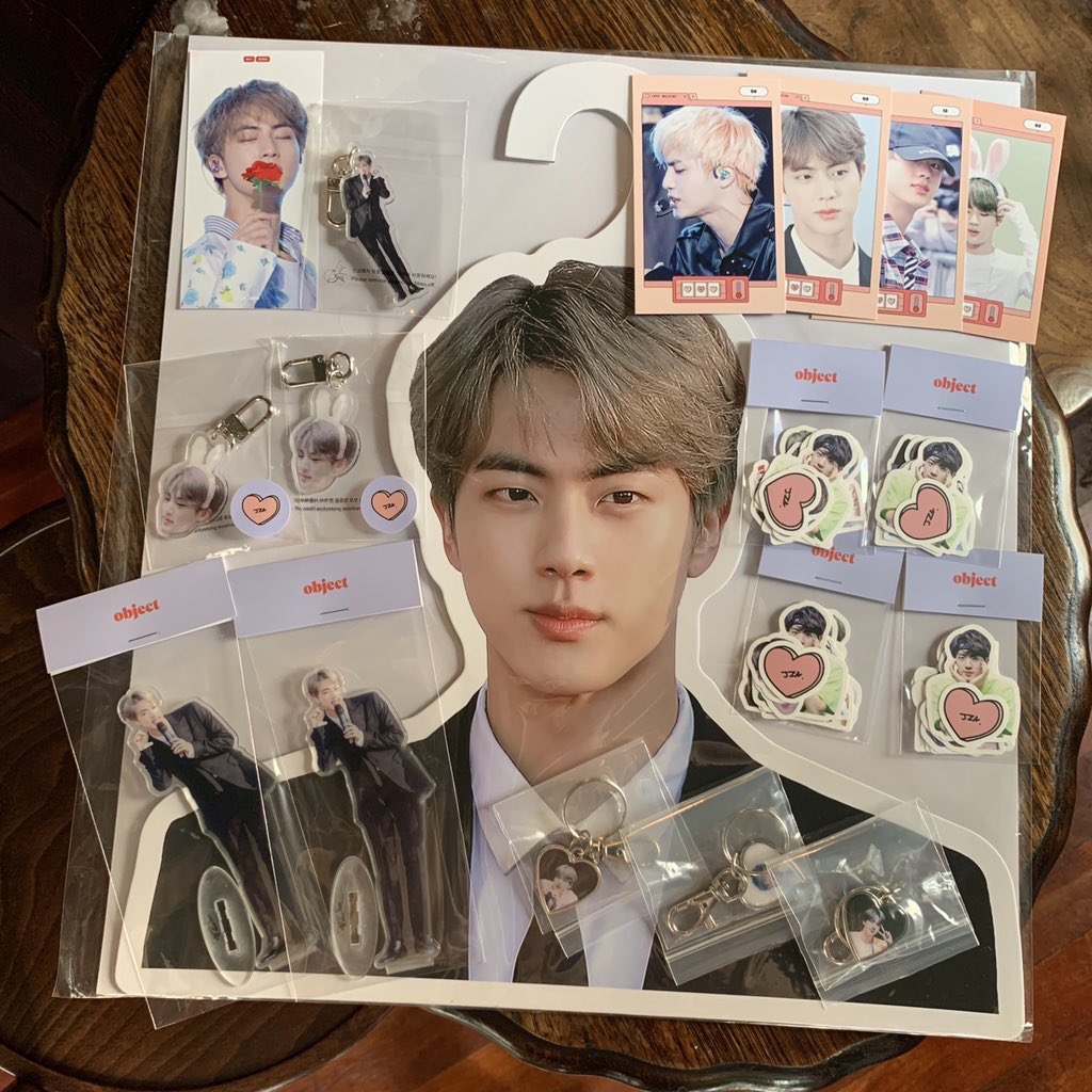 bangtanstore13's tweet photo. [🇮🇩INA GO] +𝐨𝐛𝐣𝐞𝐜𝐭 exhibition goods #object_jin 
➖by @LLLM_JIN

💰 Rp 140.000 ~ Rp 285.000 (✔EMS ✔TAX)
📅 CLOSE TODAY ⚠️⚠️ https://t.co/kLtmi2gs10