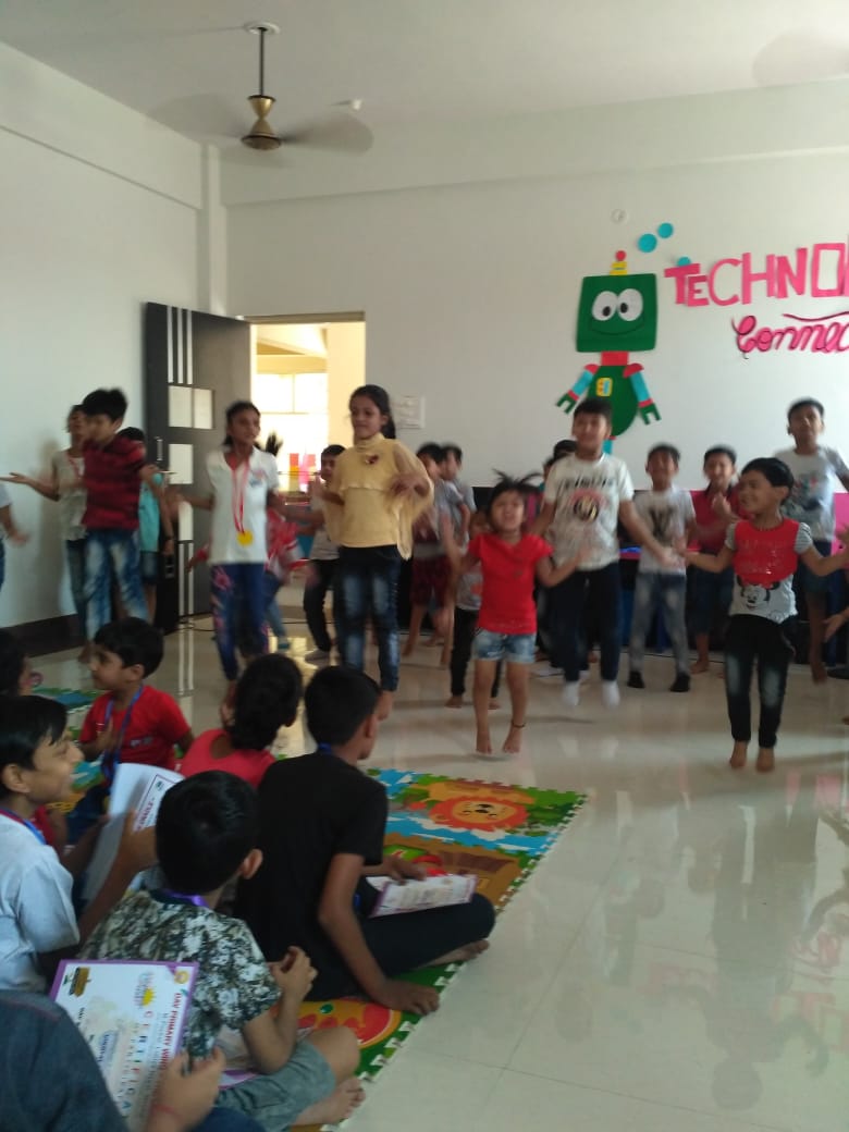 DAVMeerut's tweet photo. Summer camp is the best way to enhance the skills and creativity among the children.
A glimpse of summer camp organised at CJDAV Centenary Public School.
#SummerCamp #LearnthroughFun #Games #Dancing #ArtnCraft #CJDAV https://t.co/JLYdl8Xb1W