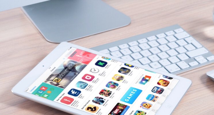 Varadan's tweet image. Podle výsledků letošního průzkumu #amidigitalindex (už 4. ročník) to vypadá, že se nám začínají sociální sítě trošku zajídat. A zrovna Twitter si moc dobře nevede. 🤷‍♂️ Víc na klientské prezentaci @amidigitalcz ve čtvrtek.