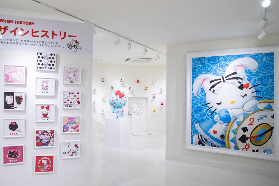 GaijinIn's tweet photo. Hello Kitty Design History exhibition with the design transitions of Hello Kitty since 1974 at Hello Kitty Smile! Alice in Wonderland Hello Kitty also on display, perfect for any Hello Kitty lover. 
#hellokitty #exhibition #awajiisland #hellokittysmile #gallery #visitjapan https://t.co/hRnJHHWrNX