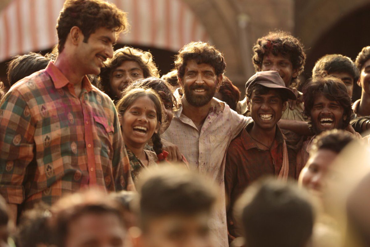iHrithik's tweet photo. मैथमेटिक्स और ज़िन्दगी में क्या फ़र्क़ है ?
.
.
कोई फ़र्क़ नहीं..
.
.
दोनों  problems से भरपूर हैं।.
.
.
इसीलिए थोड़ा मुस्कुराओ.
मन में formula बनाओ..
और हर समस्या का समाधान पाओ.
.
.
समस्या और समाधान के बीच में ही आनंद छिपा है।
.
.
#BeAStudentForLife #Super30 @super30film https://t.co/9OPgxSgwRq