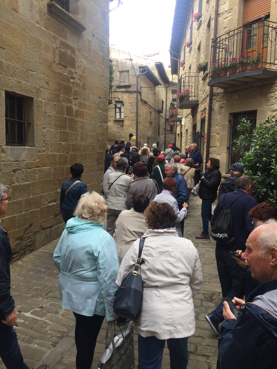 ElPeiron's tweet photo. Hora punta en #sosdelreycatolico #turismodearagon #pueblosmasbonitosdeespaña
.
.
https://t.co/Pkjr5kRKea https://t.co/x9ColyYFbZ