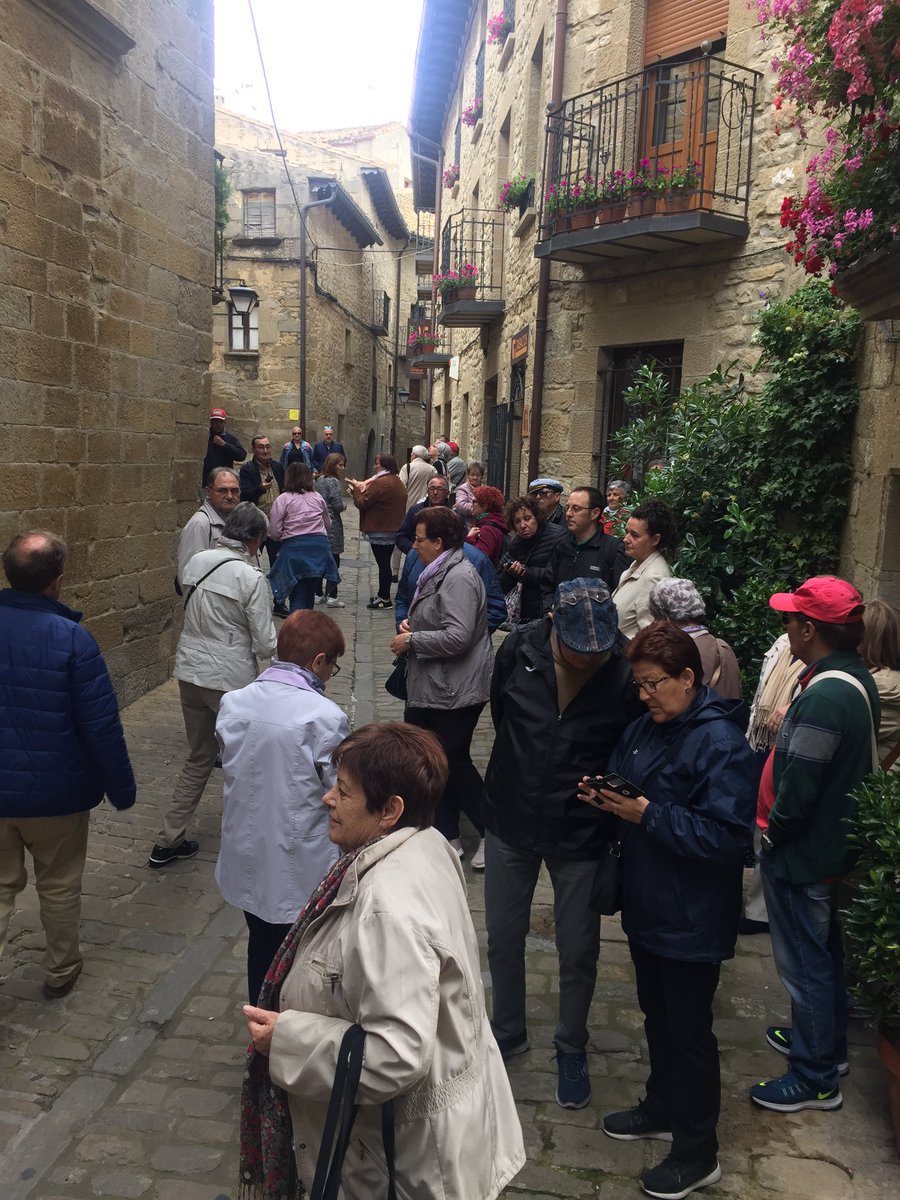 ElPeiron's tweet photo. Hora punta en #sosdelreycatolico #turismodearagon #pueblosmasbonitosdeespaña
.
.
https://t.co/Pkjr5kRKea https://t.co/x9ColyYFbZ