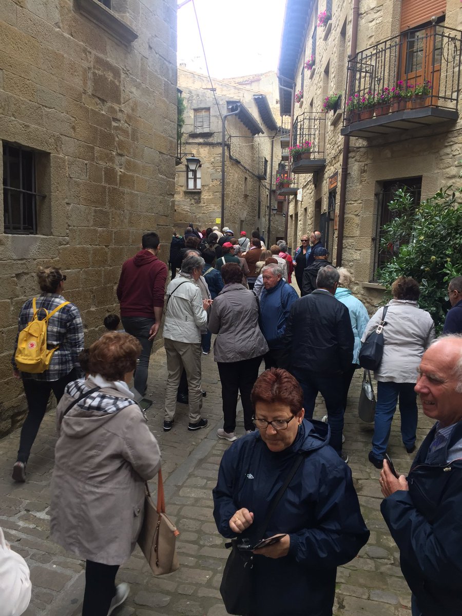 ElPeiron's tweet photo. Hora punta en #sosdelreycatolico #turismodearagon #pueblosmasbonitosdeespaña
.
.
https://t.co/Pkjr5kRKea https://t.co/x9ColyYFbZ
